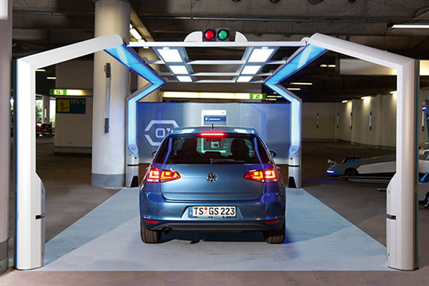 Idée No. 15 : Robot-voiturier des autos à l'aéroport 